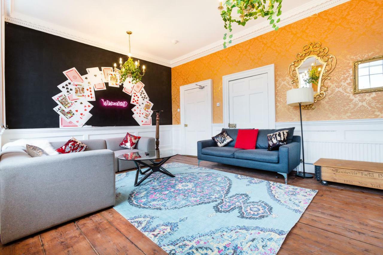 The Wonderland Townhouse - Alice In Wonderland 7Bdr Home Bath Eksteriør bilde