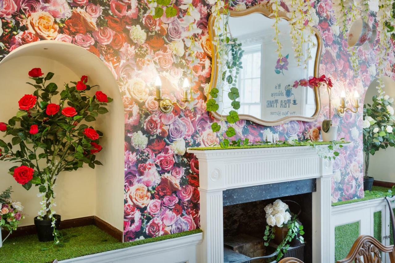 The Wonderland Townhouse - Alice In Wonderland 7Bdr Home Bath Eksteriør bilde