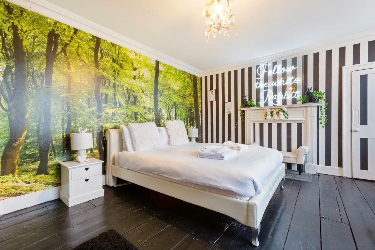The Wonderland Townhouse - Alice In Wonderland 7Bdr Home Bath Eksteriør bilde