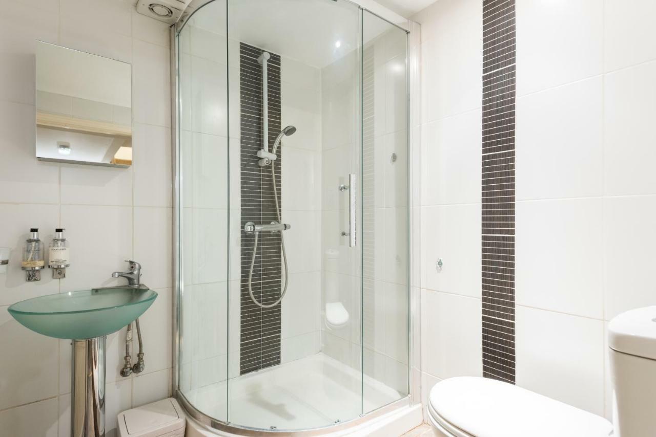 The Wonderland Townhouse - Alice In Wonderland 7Bdr Home Bath Eksteriør bilde