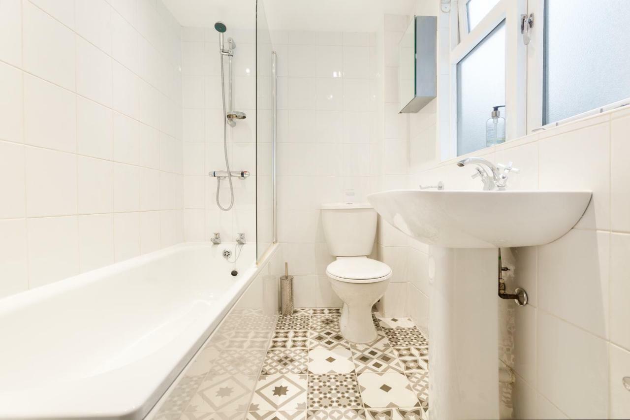 The Wonderland Townhouse - Alice In Wonderland 7Bdr Home Bath Eksteriør bilde